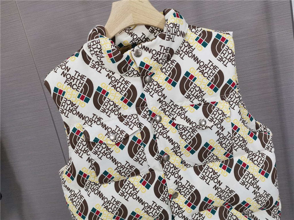 The North Face x Gucci White Diagonal Logo-Print Quilted Vest — detail