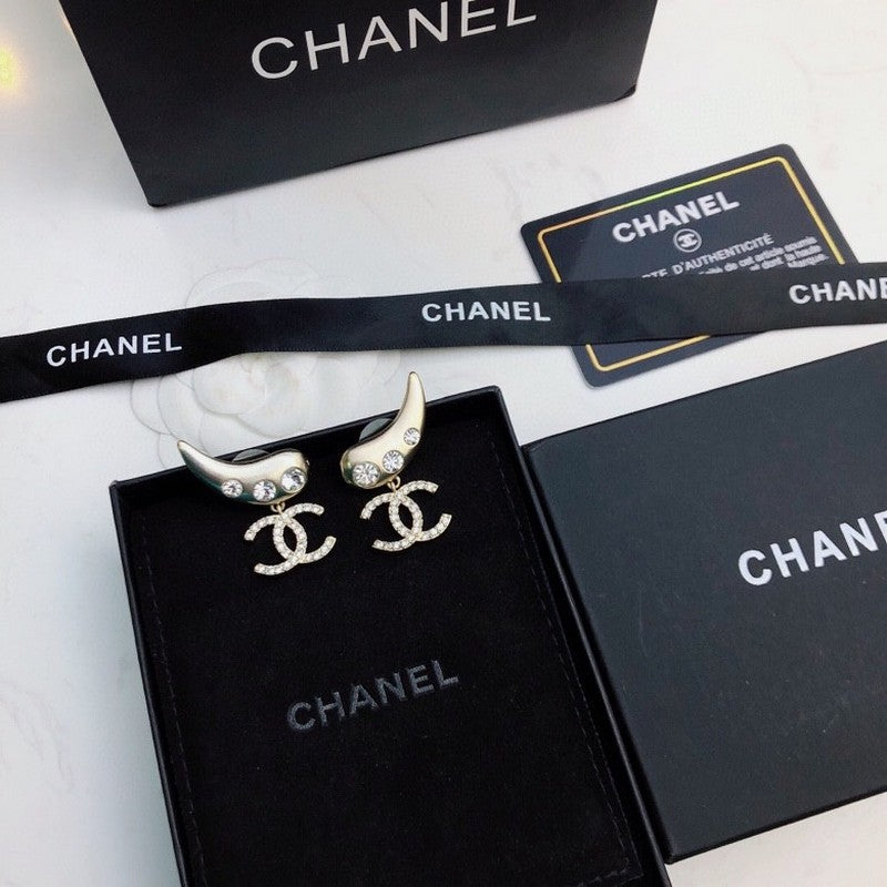 Chanel Feather Diamond Gold 18K Gold Earrings
